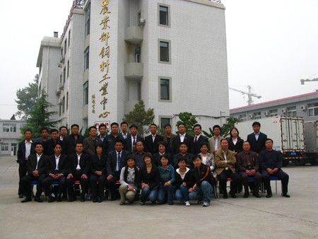 2008年公司赴國家飼料工程技術研究中心學習